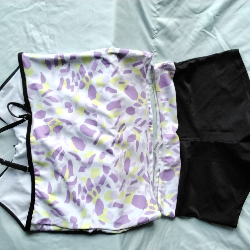 Bathing suit - Picture 2 of 3